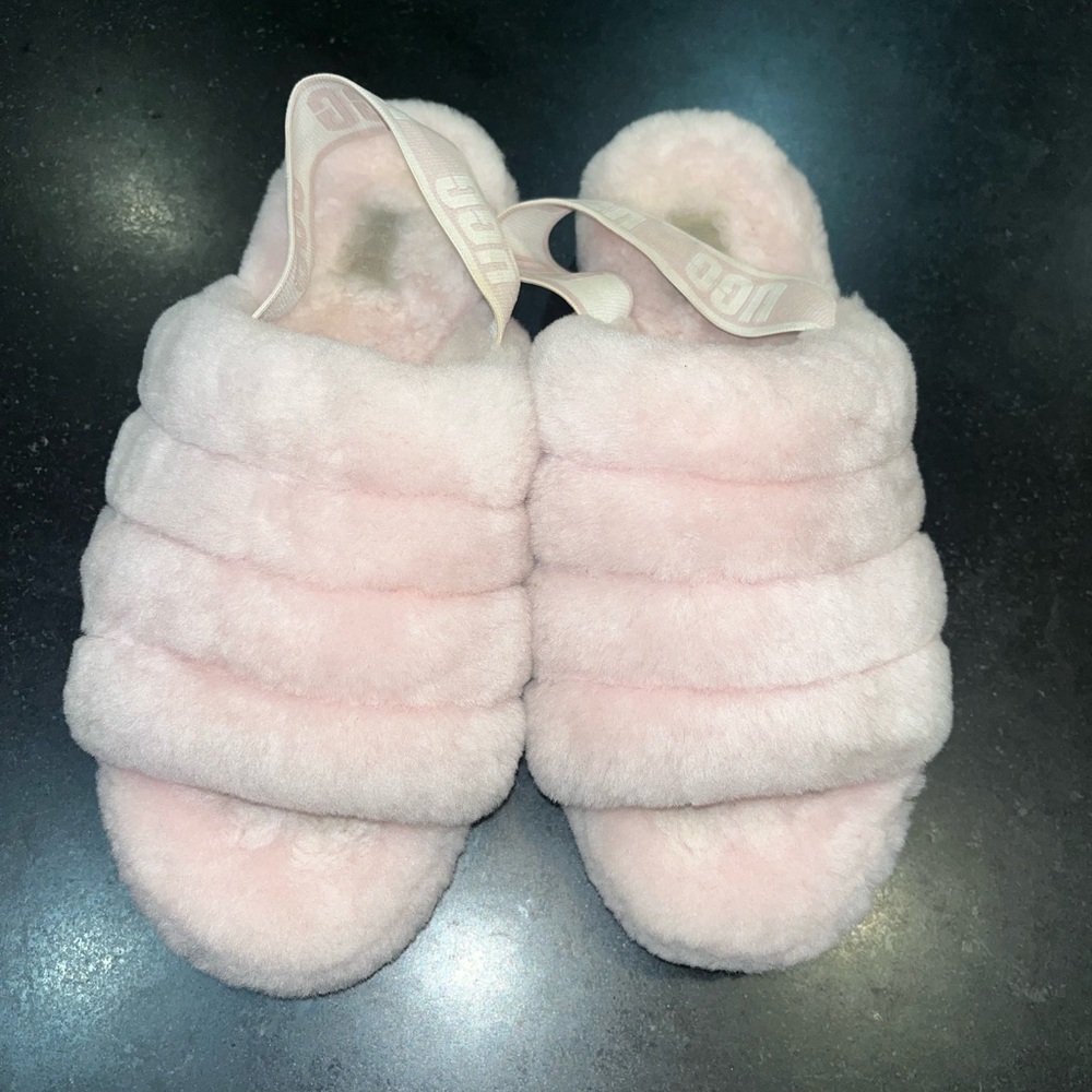 UGG SLIPPERS SIZE 9